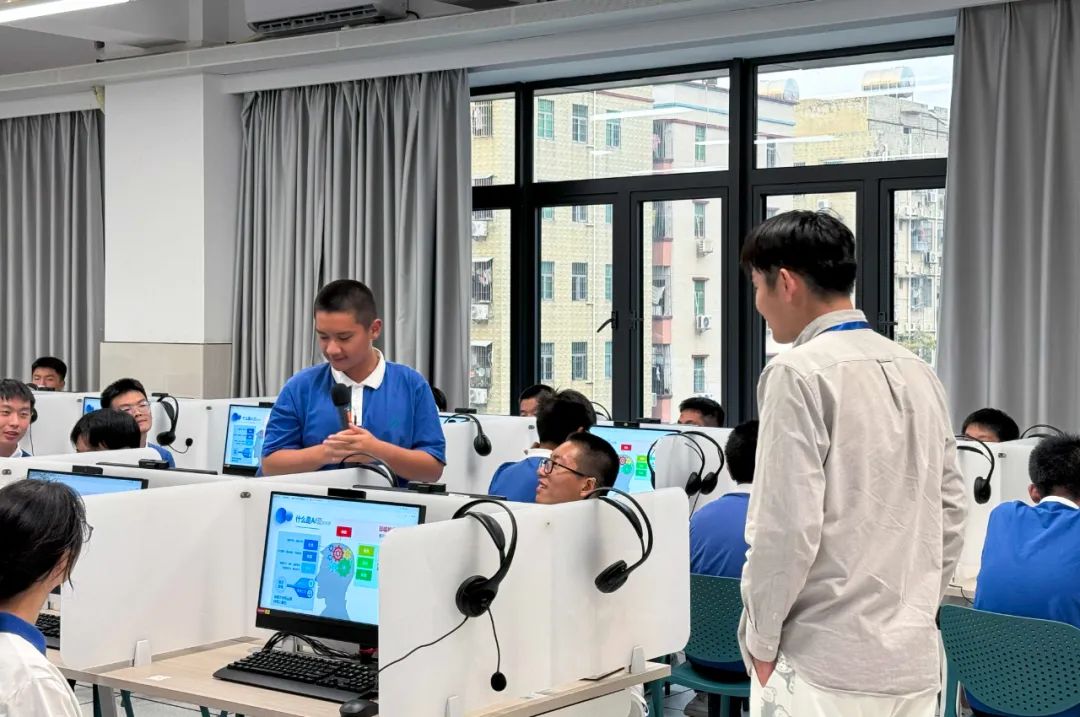 启智科技，点燃未来|乐天使fun88携手燕川中学开启科技新旅程